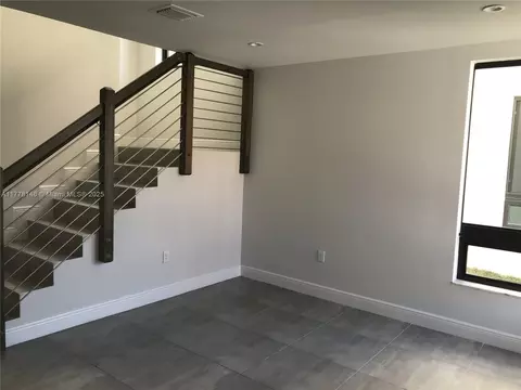 Living - 4384-4400 E 10th Ave, Hialeah, FL 33013 photo 1 of 3