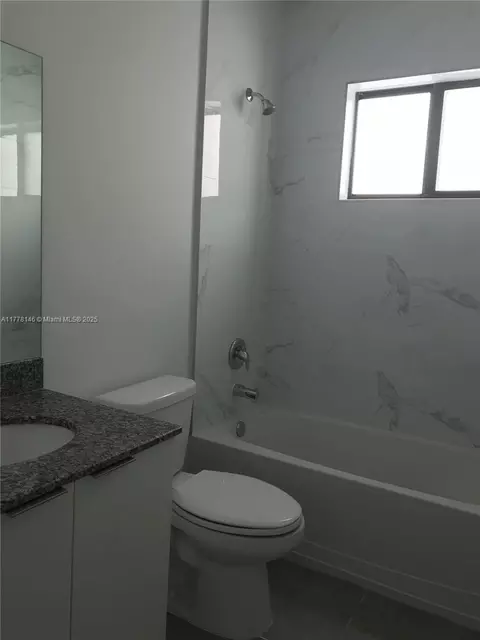 Bath - 4384-4400 E 10th Ave, Hialeah, FL 33013 photo 1 of 2