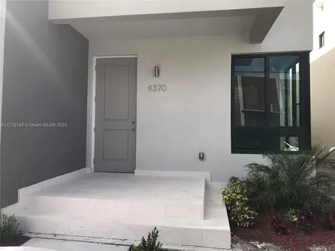 Exterior - 4384-4400 E 10th Ave, Hialeah, FL 33013 photo 1 of 6