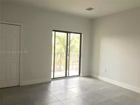 Bedroom - 4384-4400 E 10th Ave, Hialeah, FL 33013 photo 2 of 2