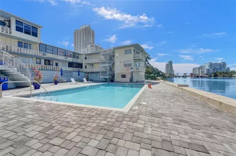 6484 Indian Creek Dr #120, Miami Beach, FL 33141