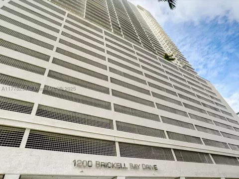 1200 Brickell Bay Dr #2314, Miami, FL 33131
