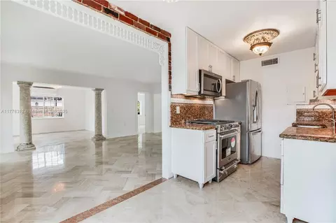 3010 SW 105th Ave, Miami, FL 33165 photo 8