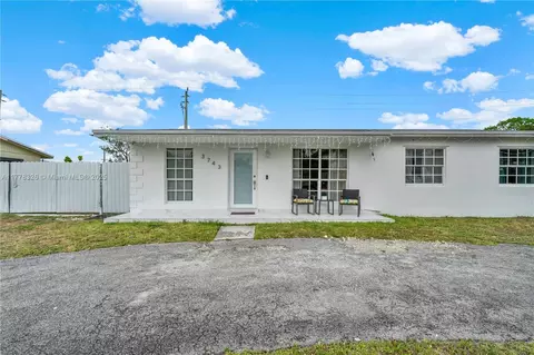 3743 NW 207th Dr, Miami Gardens, FL 33055