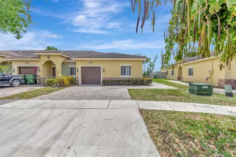3274 NE 11th Dr, Homestead, FL 33033