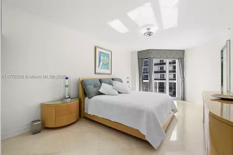 Undisclosed, Surfside, FL 33154 photo 27