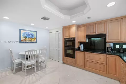 Undisclosed, Surfside, FL 33154 photo 20