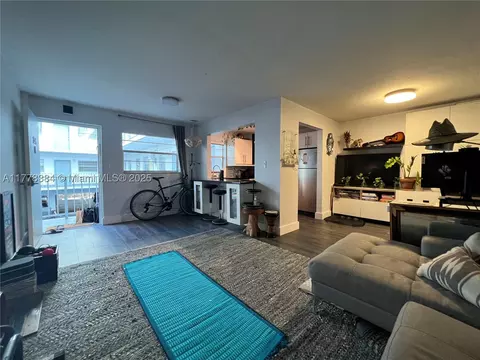 221 Meridian Ave #206, Miami Beach, FL 33139