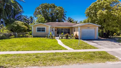 3800 NW 37th St, Lauderdale Lakes, FL 33309