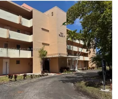 1301 NE 191st St #F108, Miami, FL 33179
