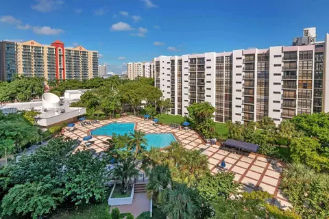 17021 N Bay Rd #322, Sunny Isles Beach, FL 33160
