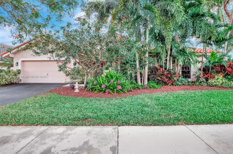 3272 Beechberry Cir, Davie, FL 33328