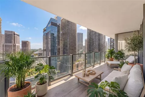 88 SW 7th St #2411, Miami, FL 33130