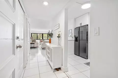 301 Racquet Club Rd #208, Weston, FL 33326