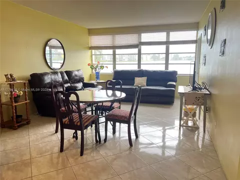 18555 NE 14th Ave #516, Miami, FL 33179