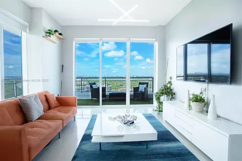 60 SW 13th St #2001, Miami, FL 33130