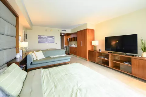 50 Biscayne Blvd #411, Miami, FL 33132