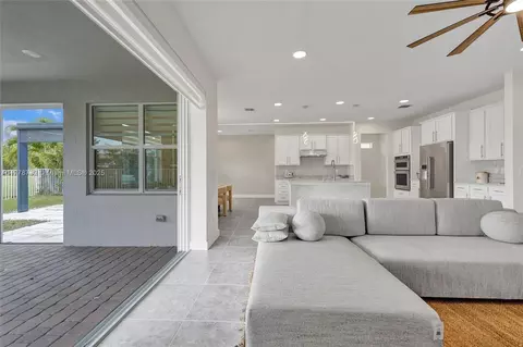 1348 Silk Oak Dr, Hollywood, FL 33021