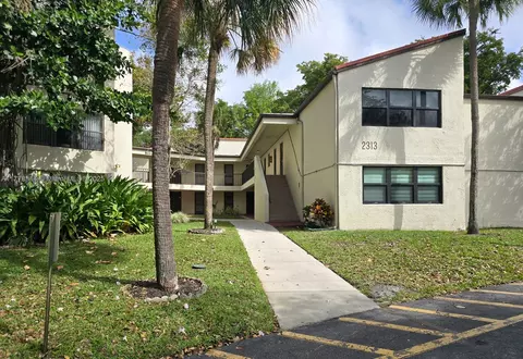 2313 S Cypress Bend Dr #123A, Pompano Beach, FL 33069