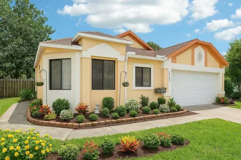 711 Holly St, North Lauderdale, FL 33068