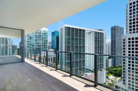 68 SE 6th St #2501, Miami, FL 33131