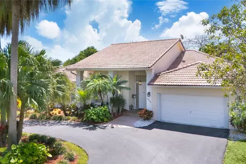 8350 SW 138th Ter, Palmetto Bay, FL 33158