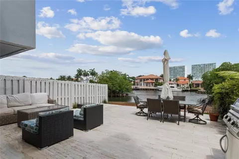 387 Poinciana Dr #1211, Sunny Isles Beach, FL 33160