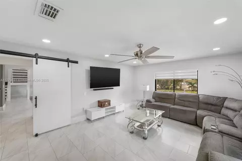 6345 NW 201st Ln, Hialeah, FL 33015 photo 14