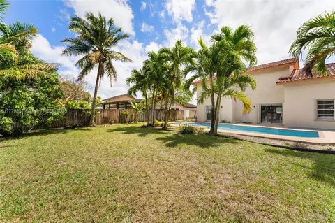 6345 NW 201st Ln, Hialeah, FL 33015 photo 32