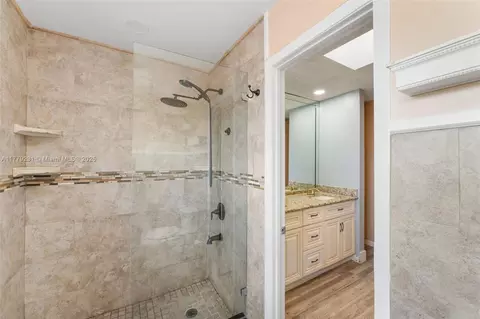 6345 NW 201st Ln, Hialeah, FL 33015 photo 21