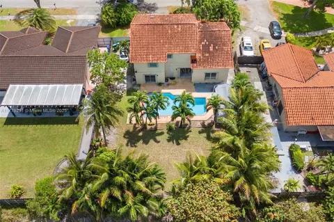 6345 NW 201st Ln, Hialeah, FL 33015 photo 34