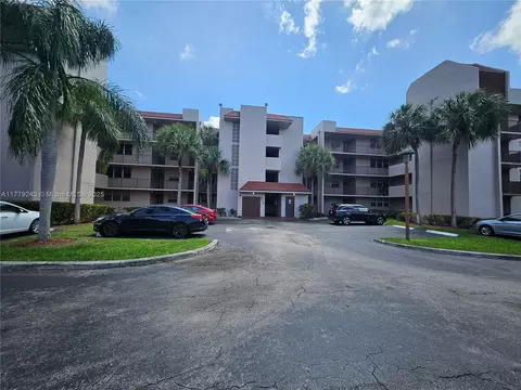 9510 Seagrape Dr #201, Davie, FL 33324