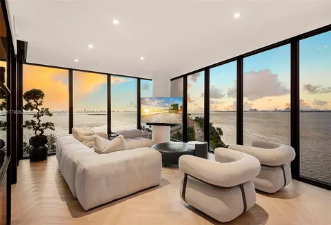 601 NE 36th St #1012, Miami, FL 33137