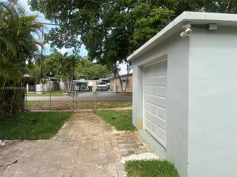 702 E 37th St, Hialeah, FL 33013 photo 10
