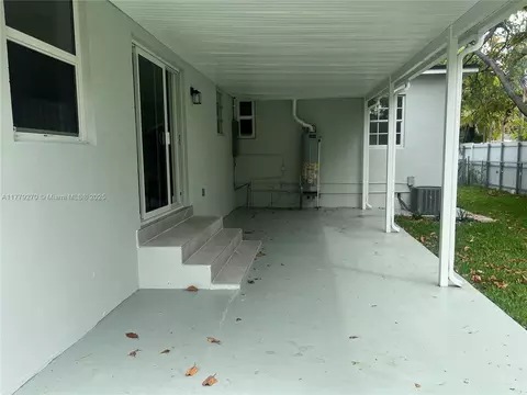 702 E 37th St, Hialeah, FL 33013 photo 9