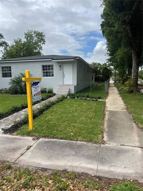 702 E 37th St, Hialeah, FL 33013 photo 2