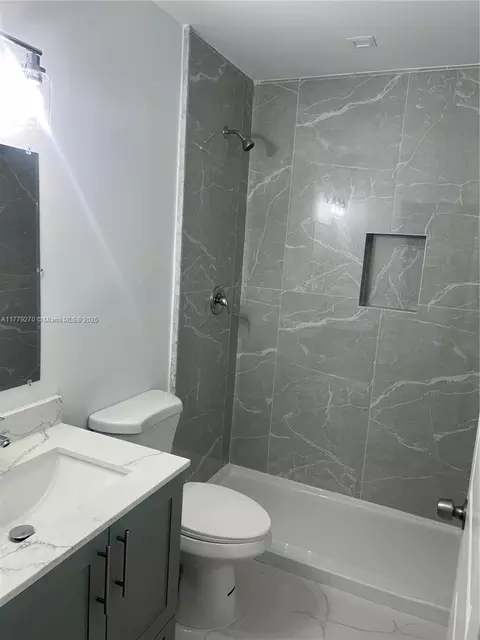 702 E 37th St, Hialeah, FL 33013 photo 8