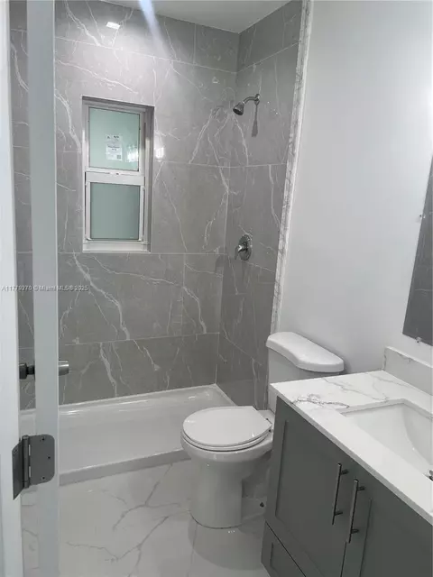 702 E 37th St, Hialeah, FL 33013 photo 4