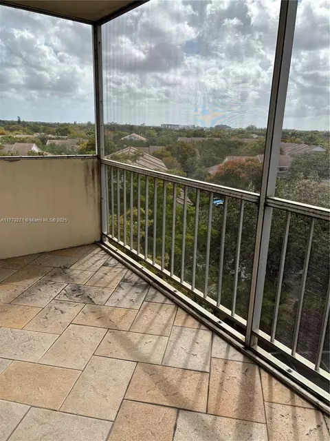 Exterior - 10777 W Sample Rd #714, Coral Springs, FL 33065 photo 3 of 3