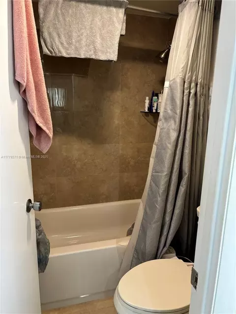 Bath - 10777 W Sample Rd #714, Coral Springs, FL 33065 photo 1 of 4