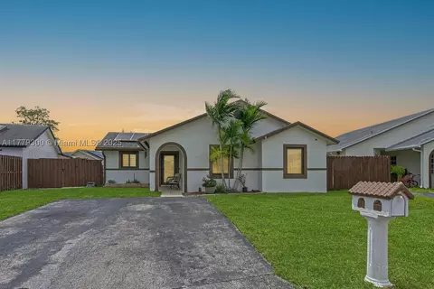 24988 SW 128th Ct, Princeton, FL 33032