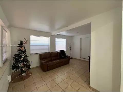 602 E 50th St, Hialeah, FL 33013 photo 3