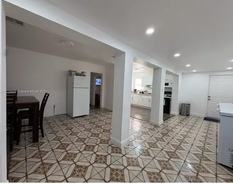 602 E 50th St, Hialeah, FL 33013 photo 4