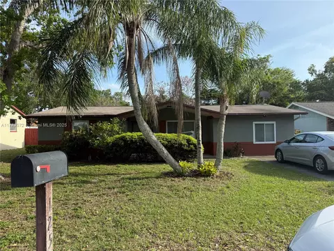125 Ramona Cir, Palm Harbor, FL 34683