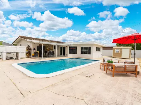 820 W 54th St, Hialeah, FL 33012 photo 4