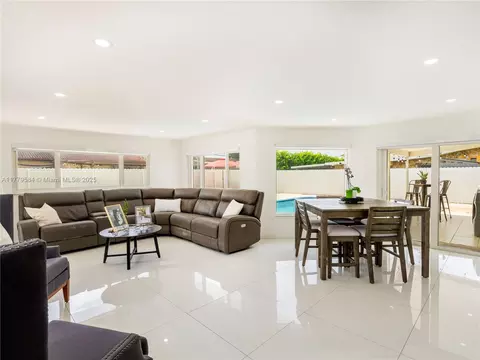 820 W 54th St, Hialeah, FL 33012 photo 10