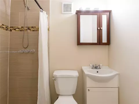 820 W 54th St, Hialeah, FL 33012 photo 16