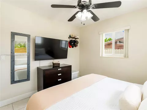 820 W 54th St, Hialeah, FL 33012 photo 22