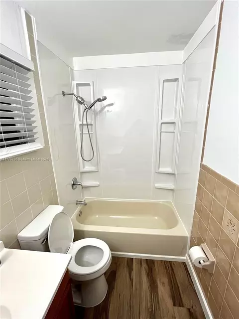 Bath - 370 E 40th St #2, Hialeah, FL 33013 photo 1 of 2