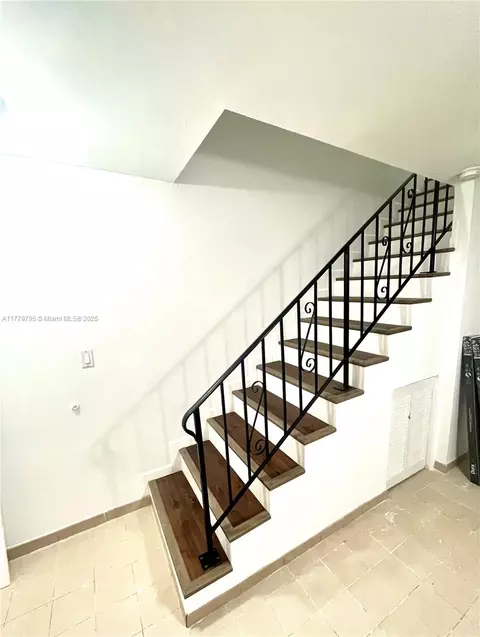 Entry Way - 370 E 40th St #2, Hialeah, FL 33013 photo 1 of 1
